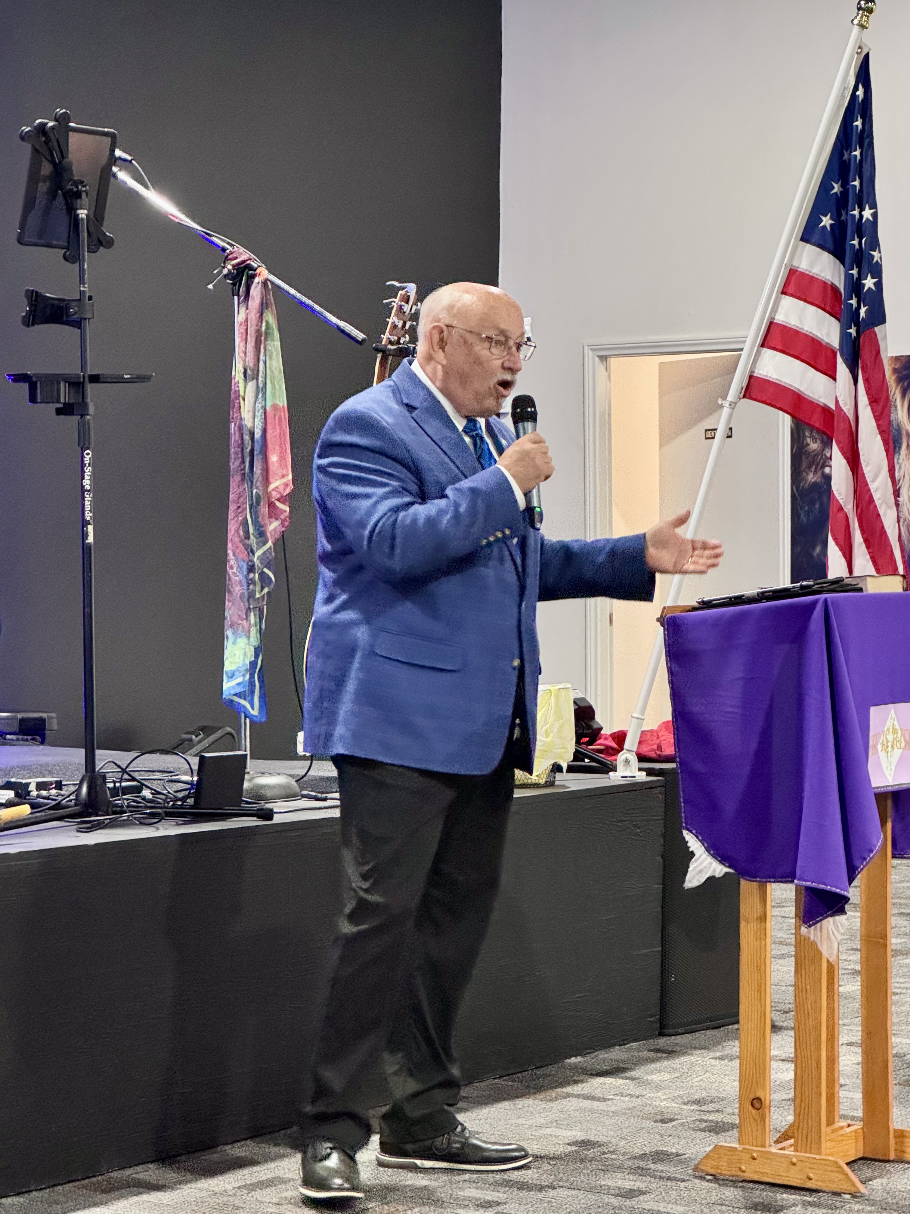 Pastor Max Van Dyke